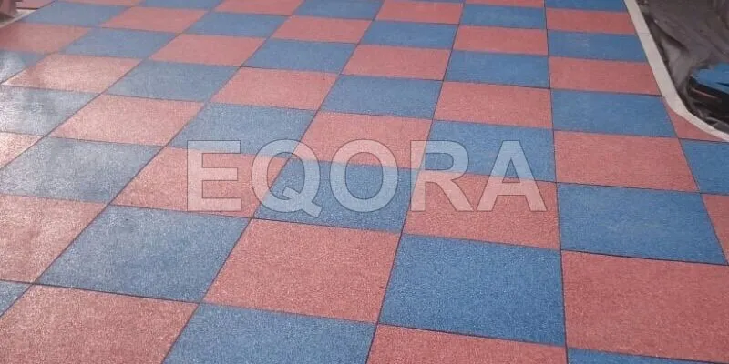 Резиновое покрытие из крошки для автосервисов в Нововаршавке