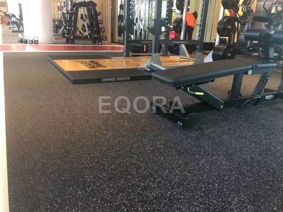 Резиновые рулонные покрытия для спортивных залов из крошки в Нововаршавке