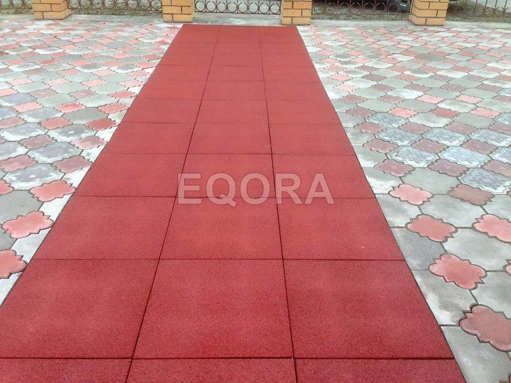 Резиновое покрытие для двора частного дома из резиновой крошки в Нововаршавке