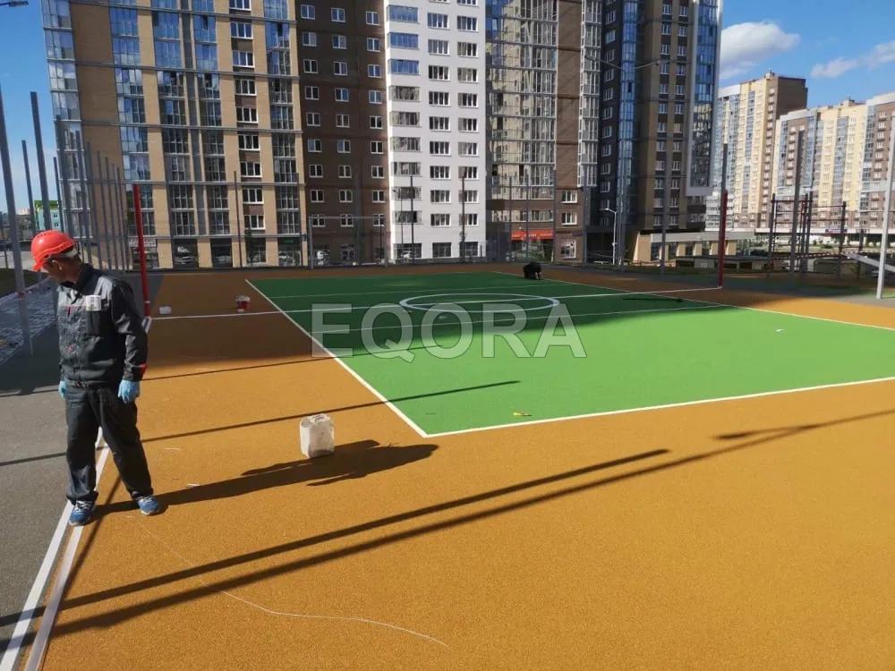 Из чего состоит бесшовное резиновое покрытие в Нововаршавке?